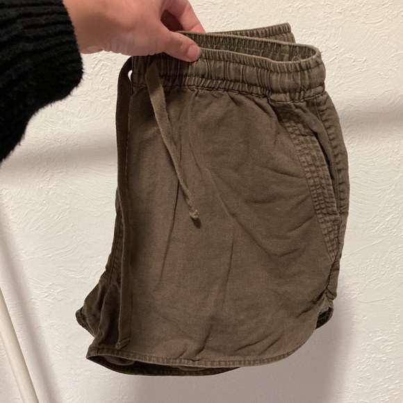 Roots Pants - Linen Shorts Olive Green Drawstring